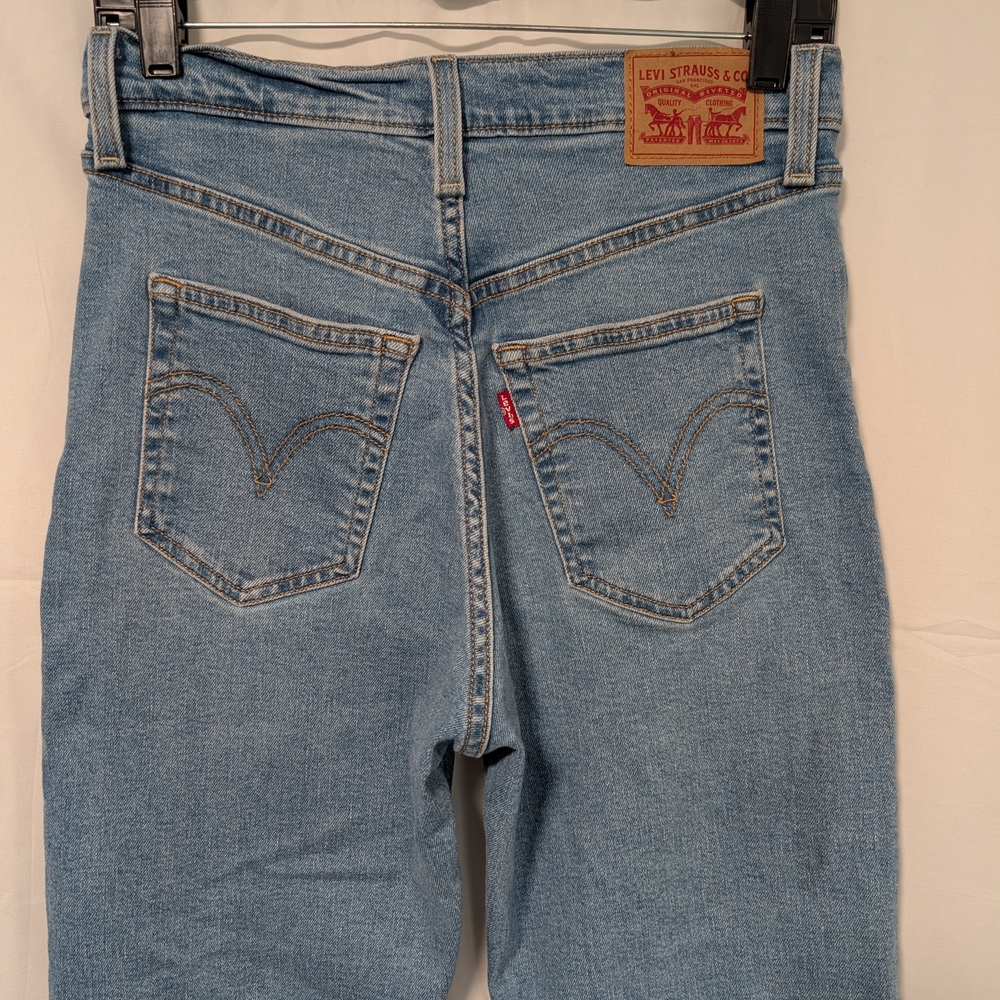 Levi's Women's RIBCAGE STRAIGHT ANKLE 28